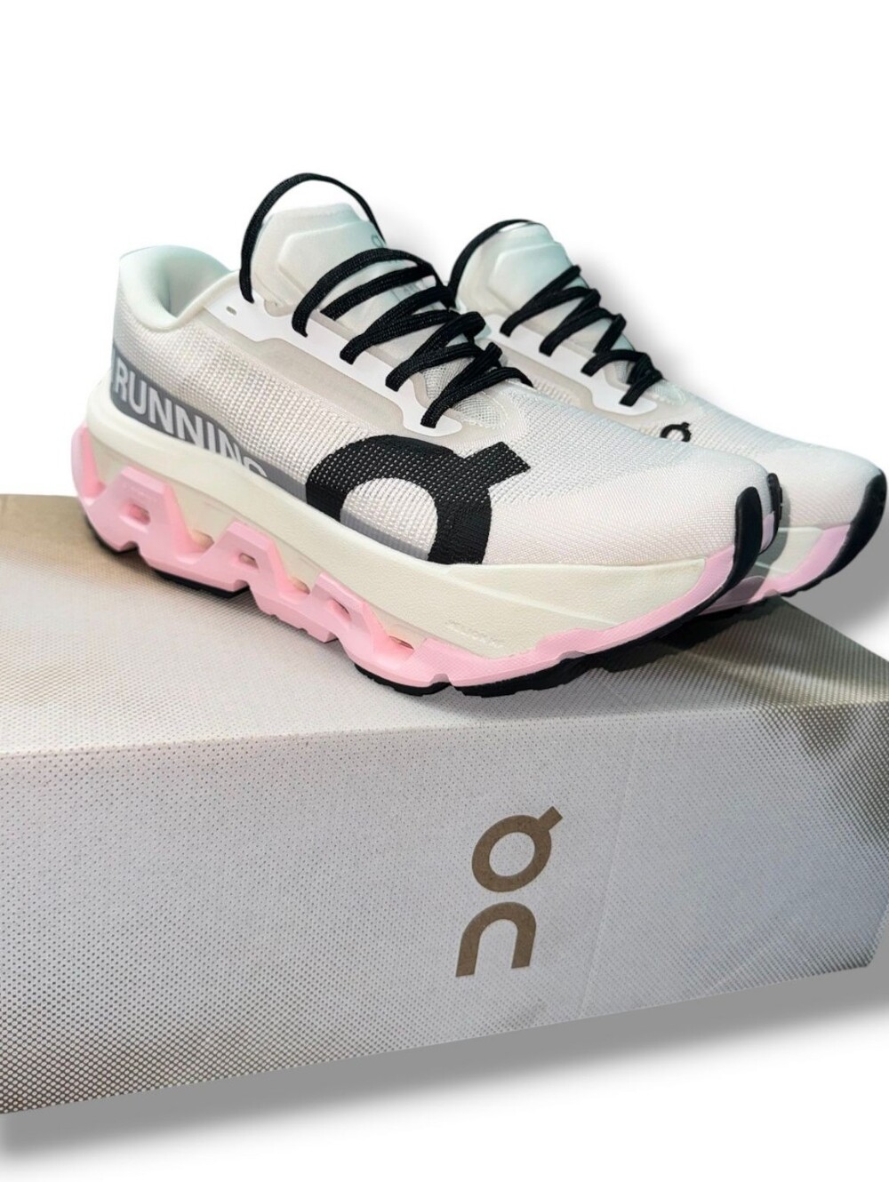 ON Running Cloudsurfer TrailWomen's Trail Running Shoes Size7 White Pink New